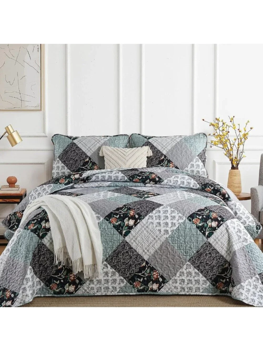 Boho Patchwork Quilt Set Queen, 3-Piece Floral Microfiber Bedspread, Reversible